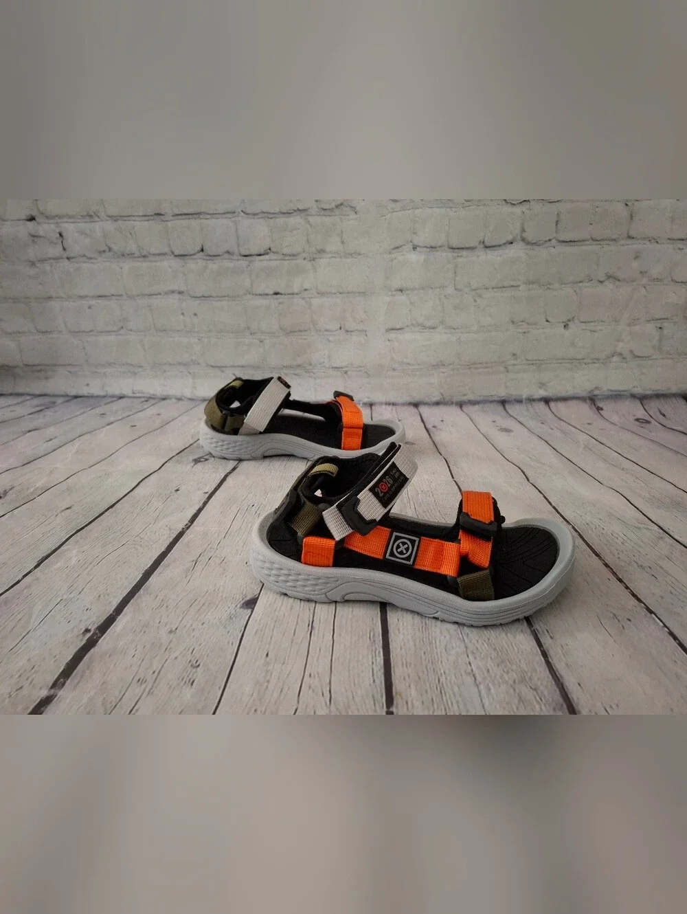NWOT Kids Sandals With Adjustable Straps - 3